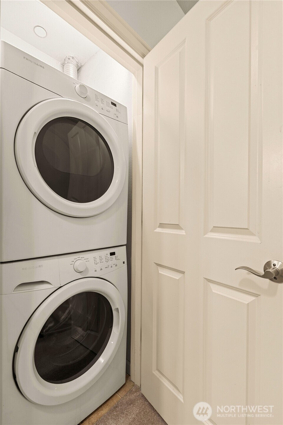 6800 132nd Place SE #W104, Newcastle, WA 98059