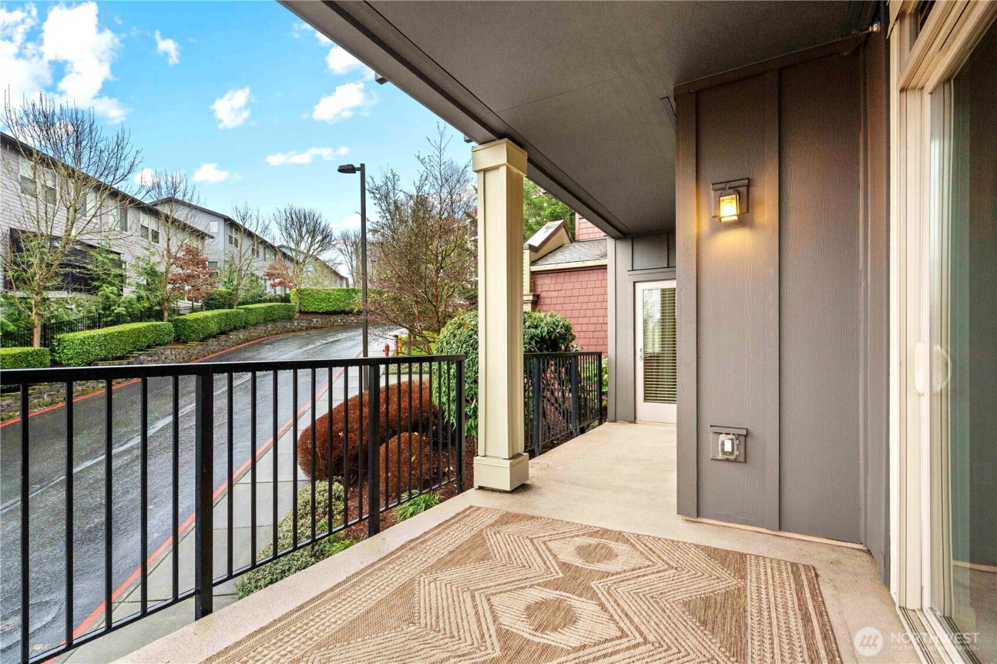 6800 132nd Place SE #W104, Newcastle, WA 98059