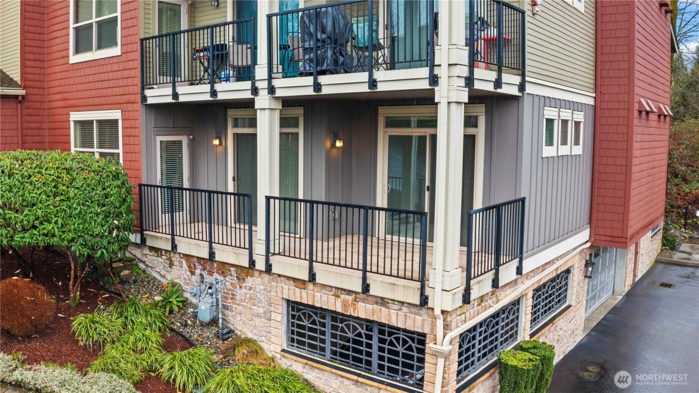 6800 132nd Place SE #W104, Newcastle, WA 98059