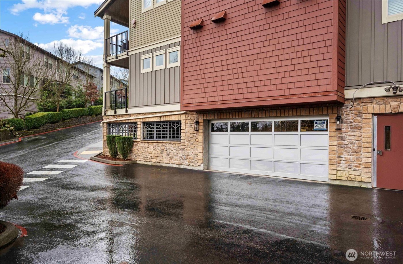 6800 132nd Place SE #W104, Newcastle, WA 98059