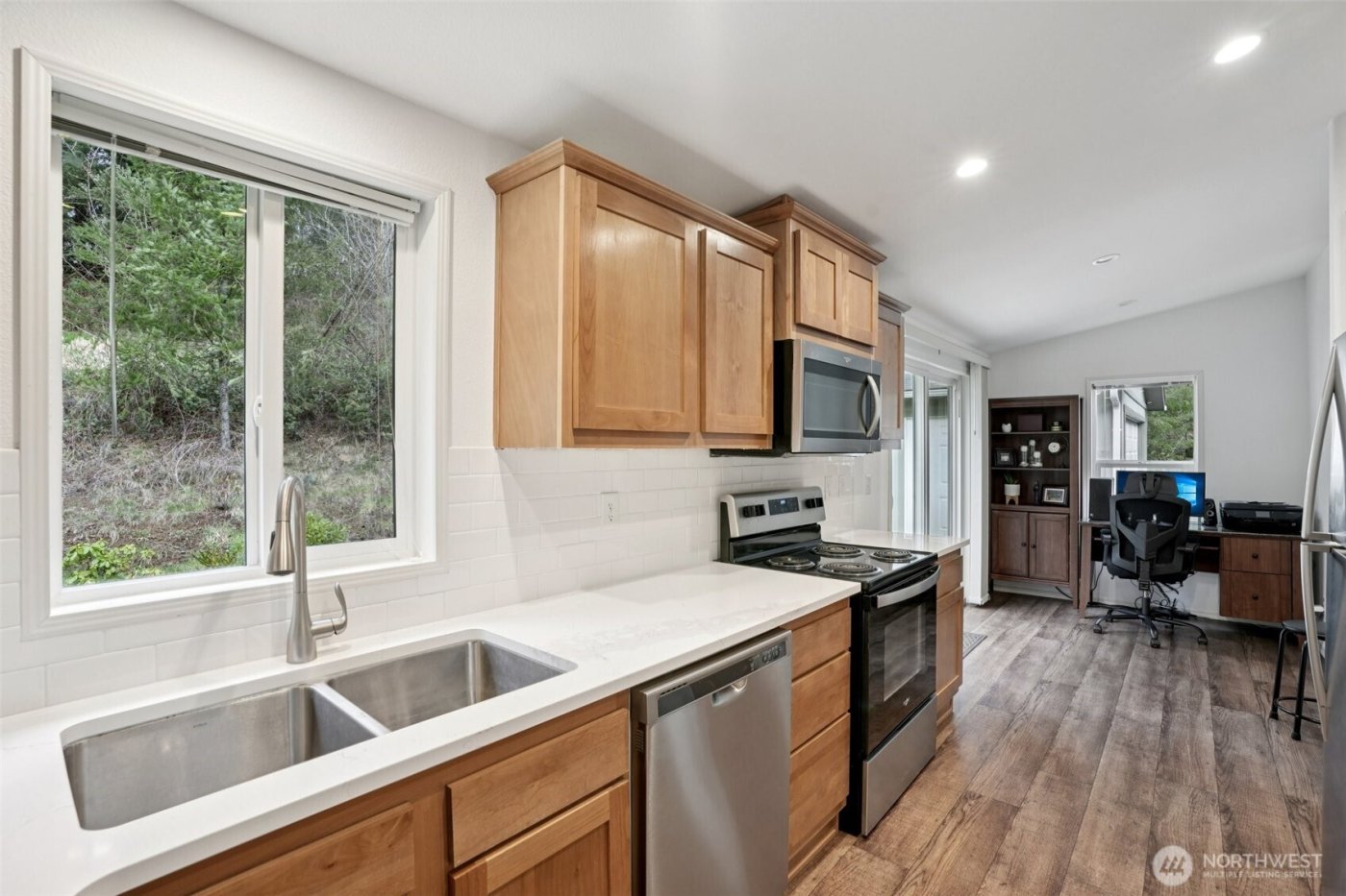 830 Kool Road , Kelso, WA 98626