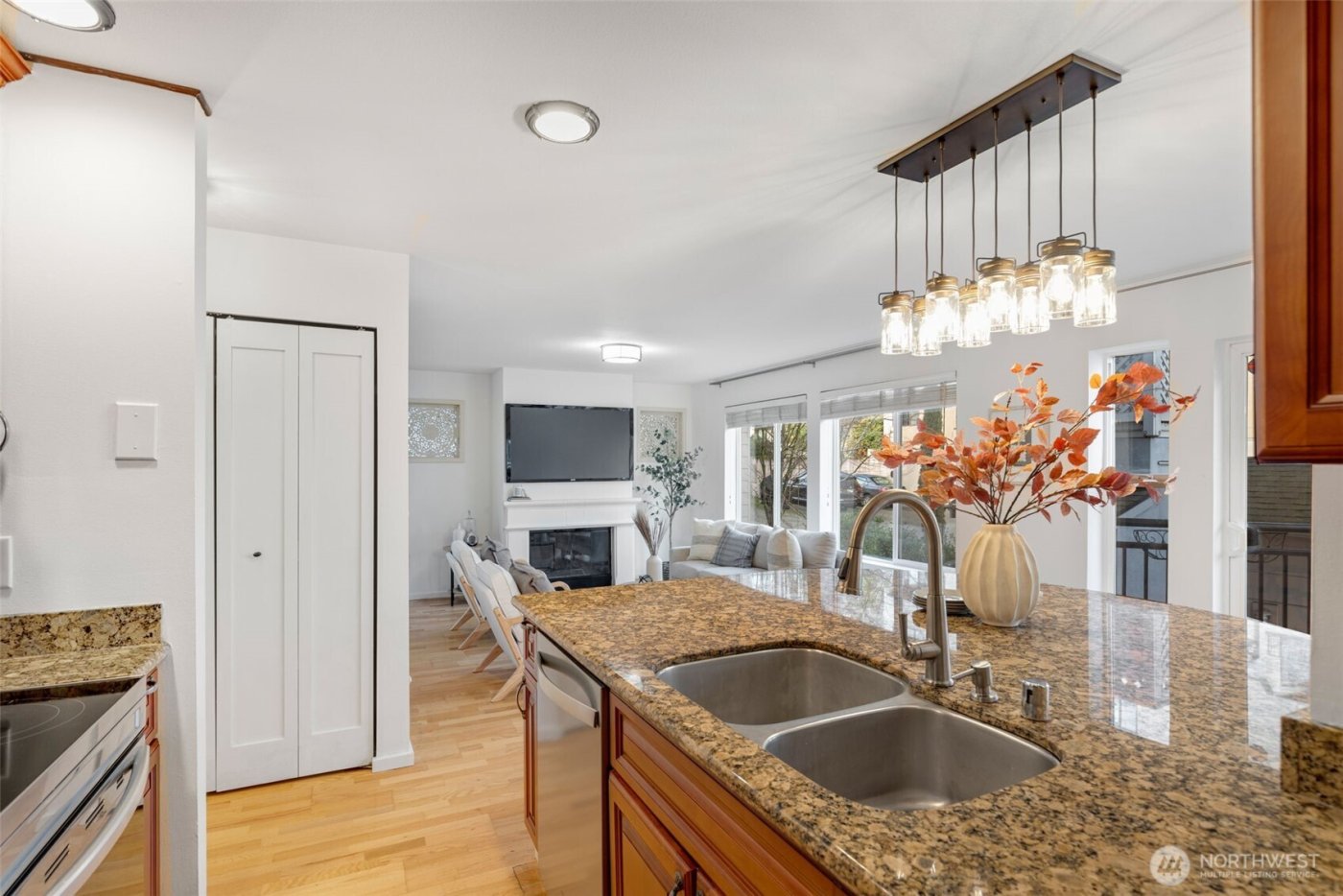 500 Aloha Street #211, Seattle, WA 98109