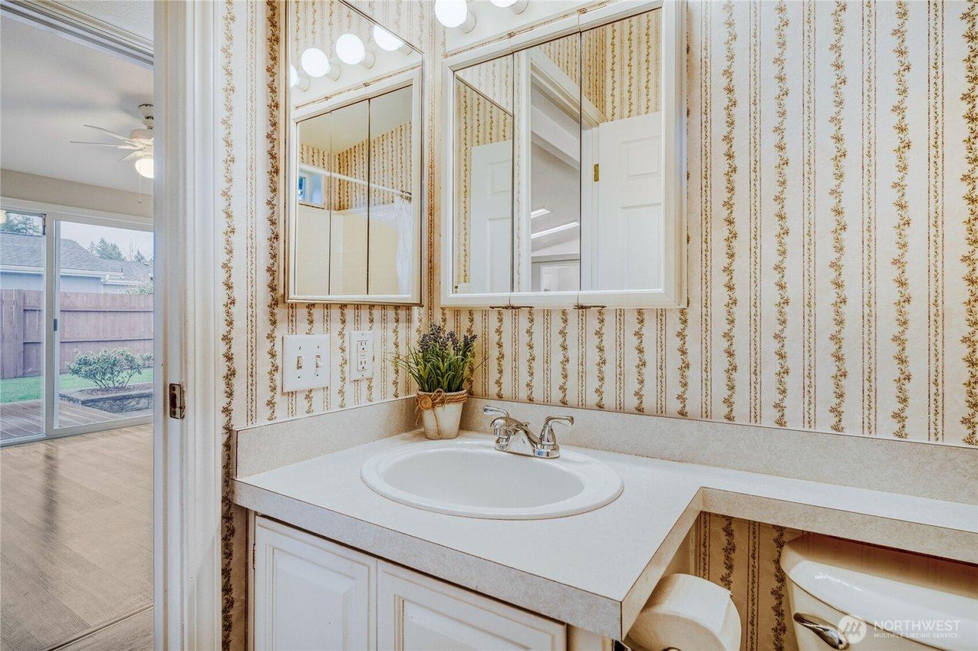 22241 SE 241st Place #62, Maple Valley, WA 98038