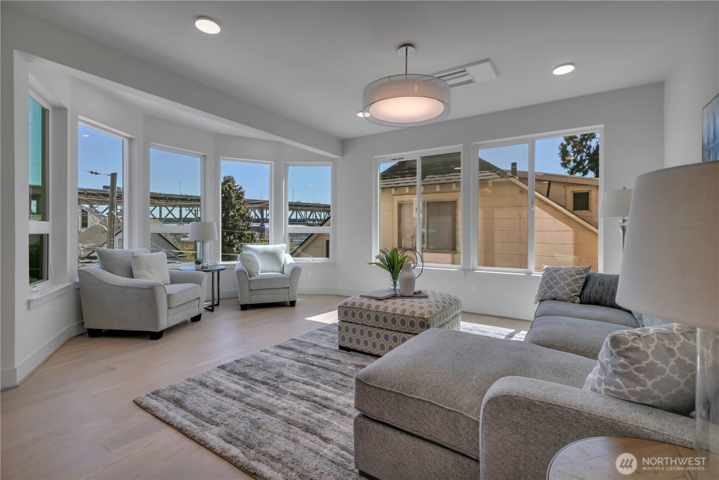 4019 4th Avenue NE, Seattle, WA 98105