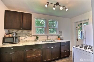 414 Sumner Avenue , Sumner, WA 98390 - Photo 11