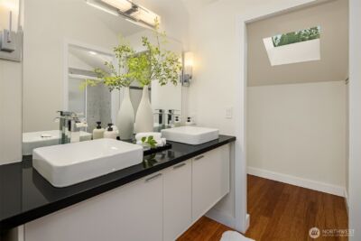 11715 NE 105th Lane , Kirkland, WA 98033-5039 - Photo 27