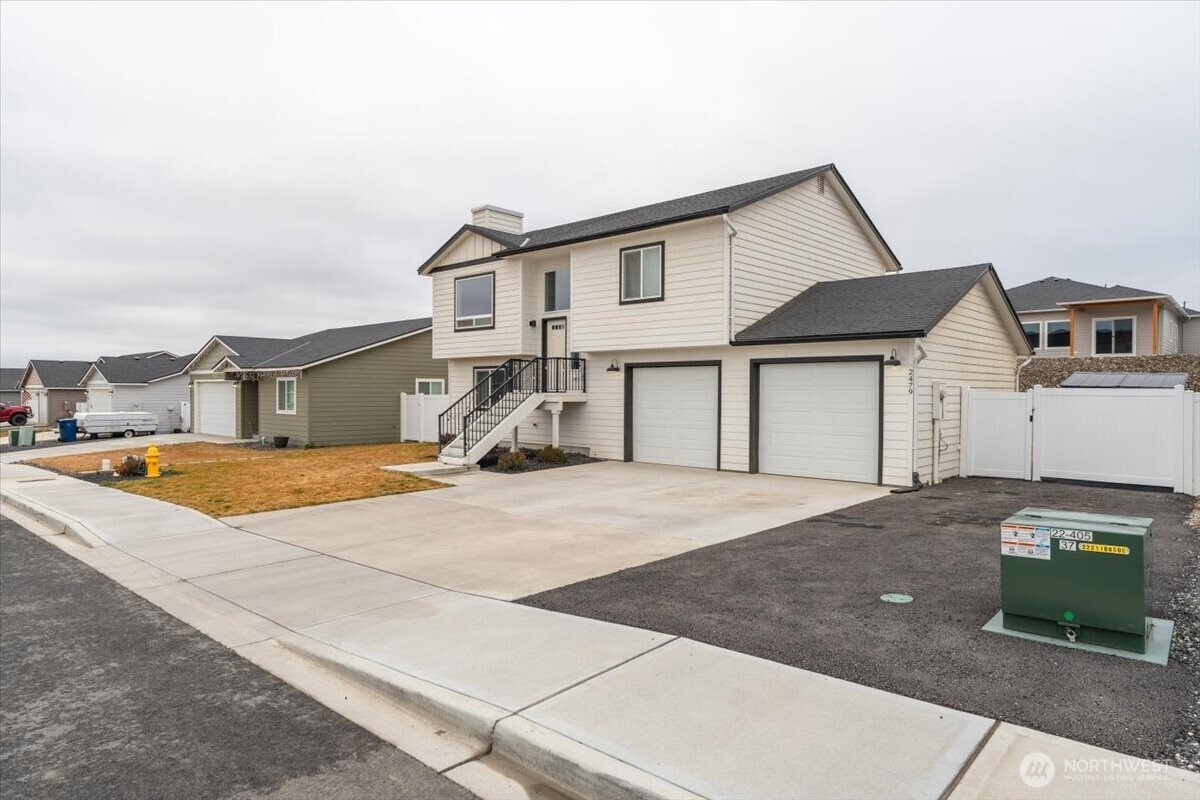 2479 3RD Street SE, East Wenatchee, WA 98802