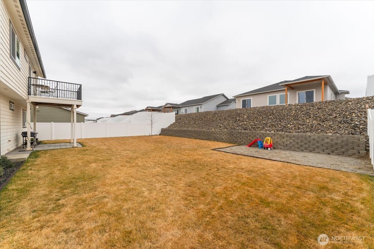 2479 3RD Street SE, East Wenatchee, WA 98802