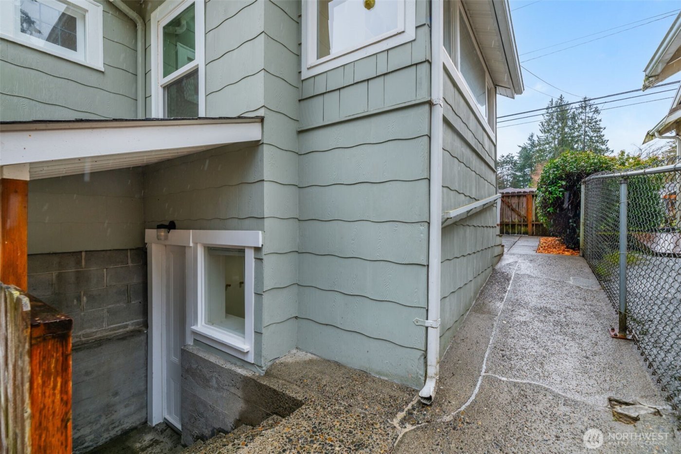 1046 NE 97th Street , Seattle, WA 98115