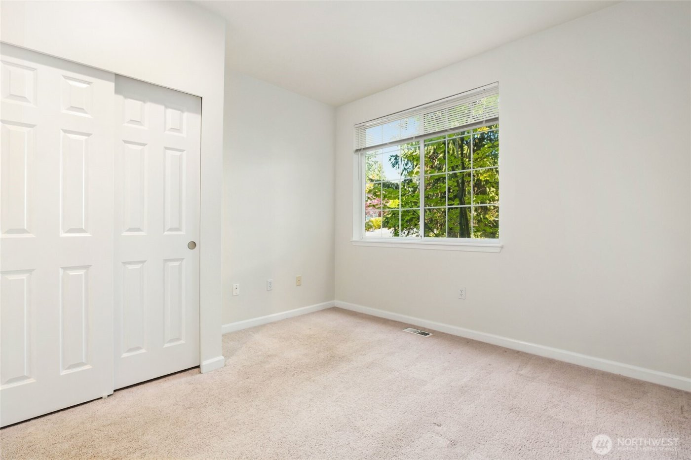 18606 NE 57th Street , Redmond, WA 98052