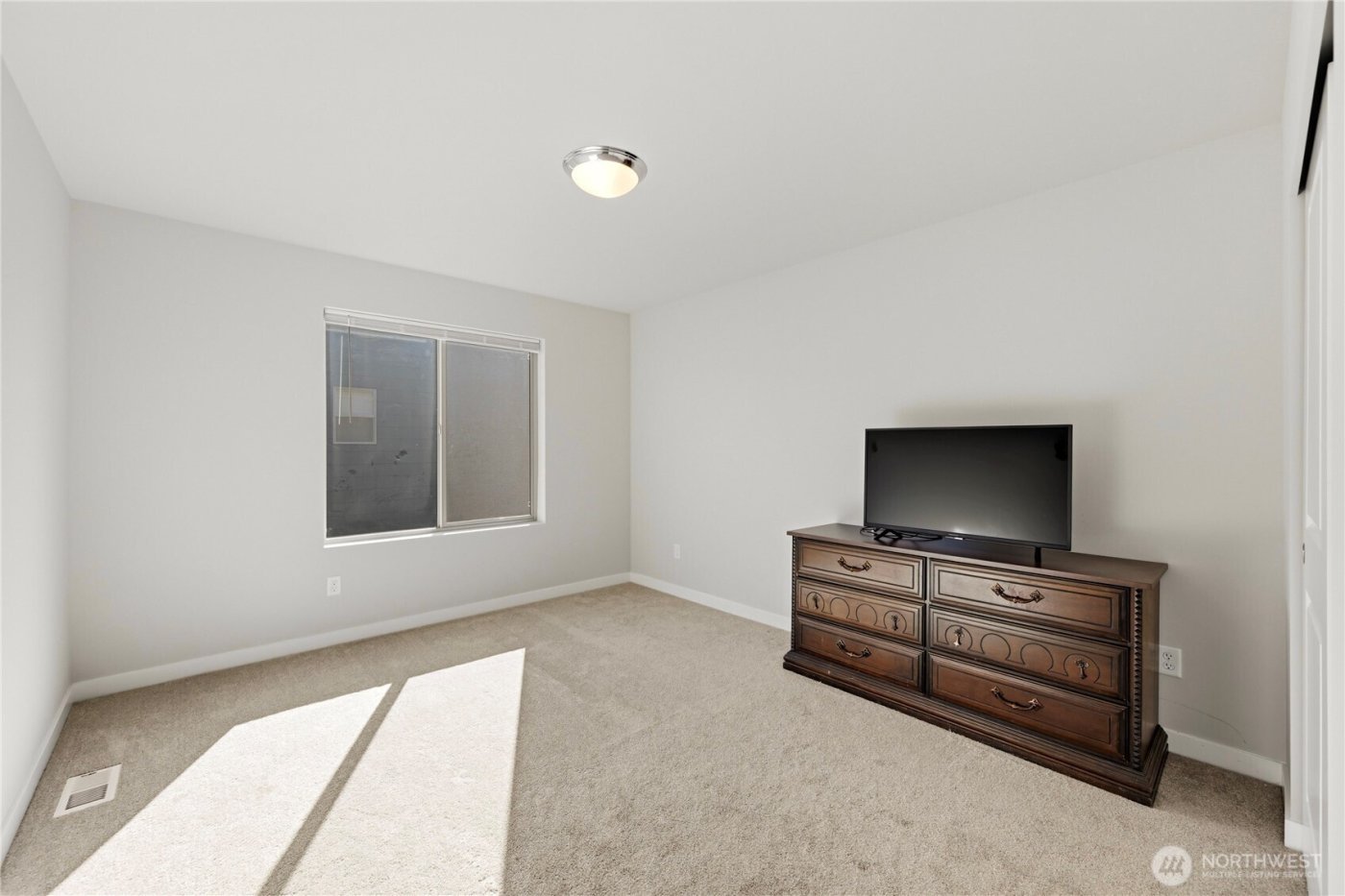 267 Hovey Street , Buckley, WA 98321