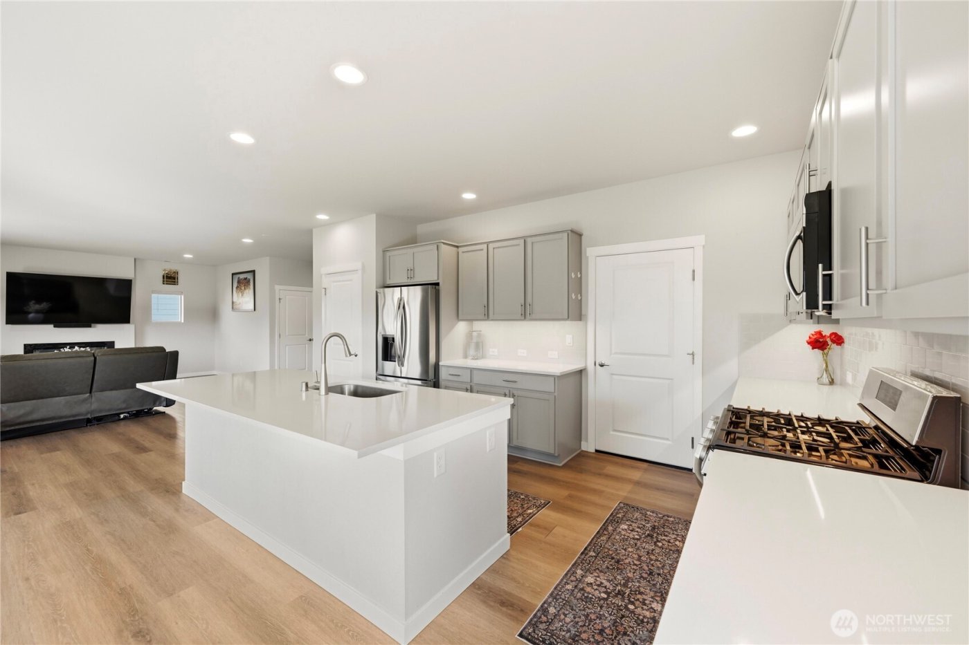 267 Hovey Street , Buckley, WA 98321