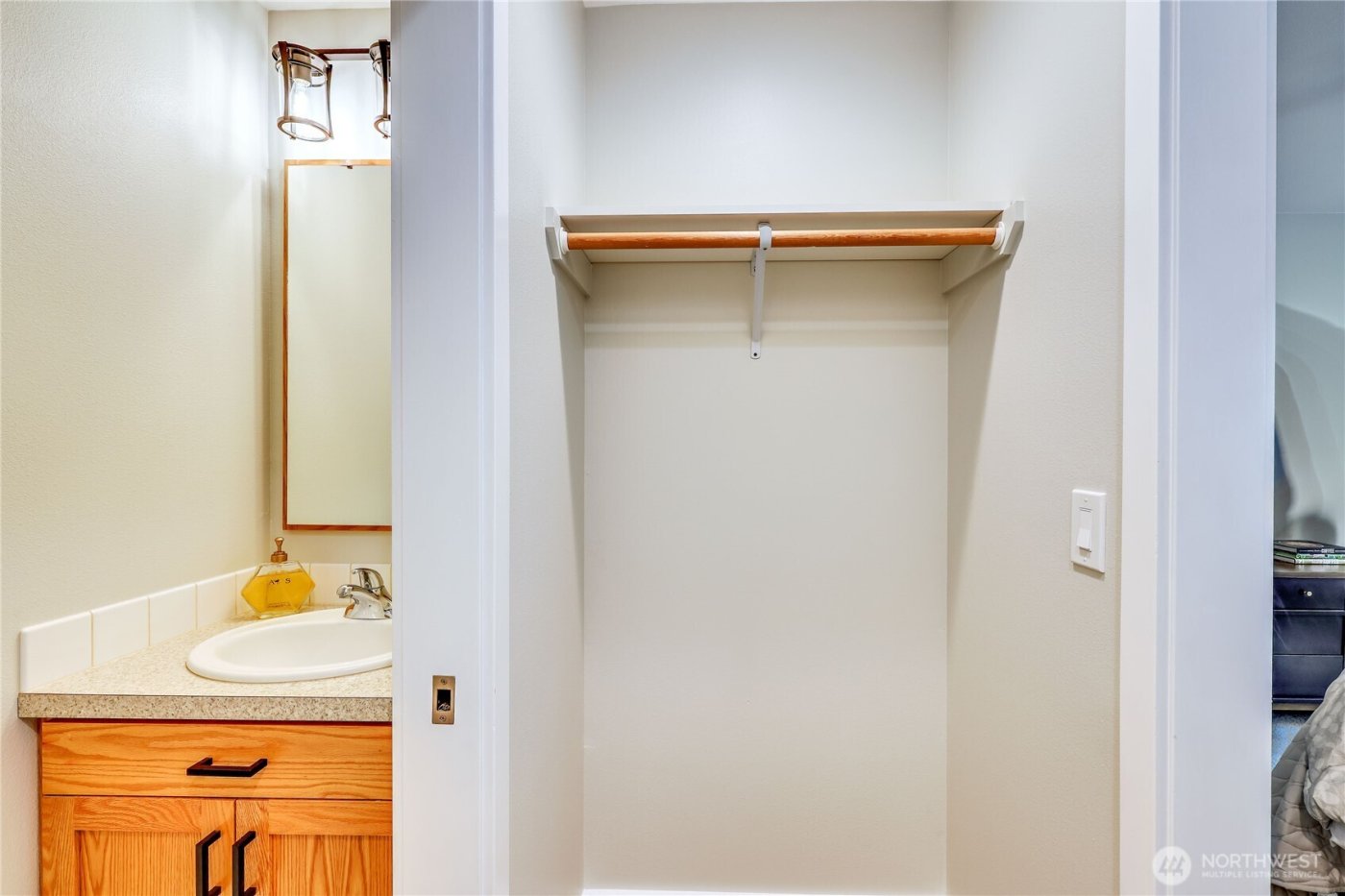 7701 Beacon Place NE #103, Bremerton, WA 98311