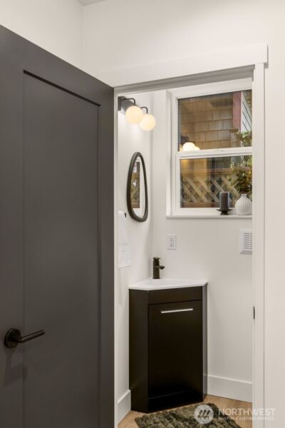 113 24th Avenue E #B, Seattle, WA 98112 - Photo 12