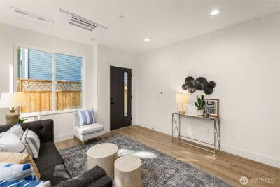 113 24th Avenue E #B, Seattle, WA 98112 - Photo 4