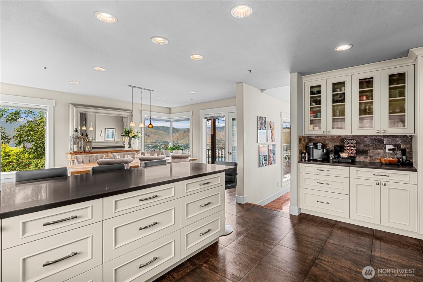 2336 Grand Avenue , East Wenatchee, WA 98802