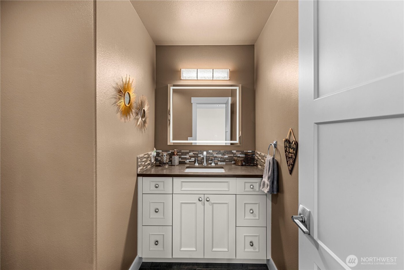 2336 Grand Avenue , East Wenatchee, WA 98802