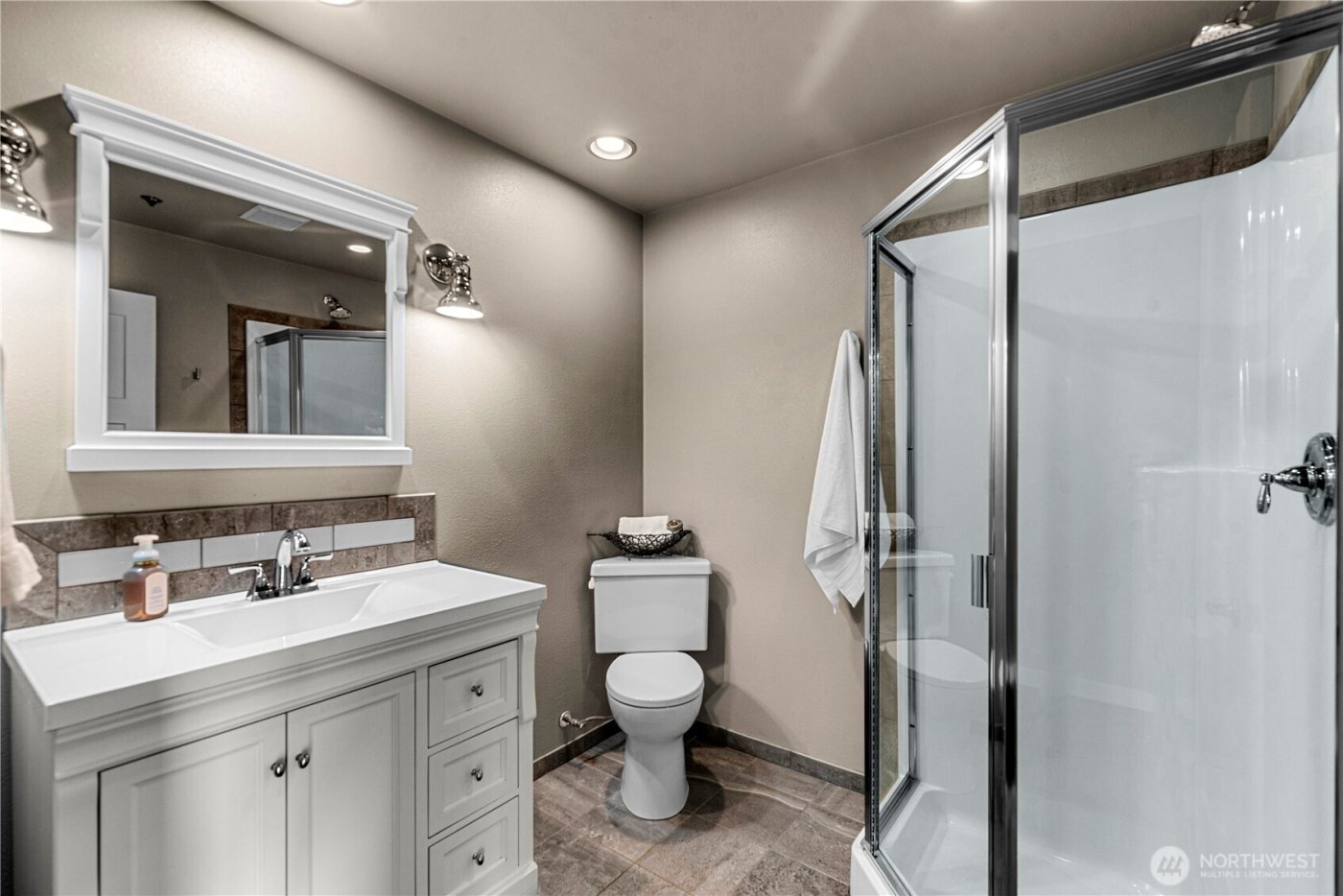 2336 Grand Avenue , East Wenatchee, WA 98802