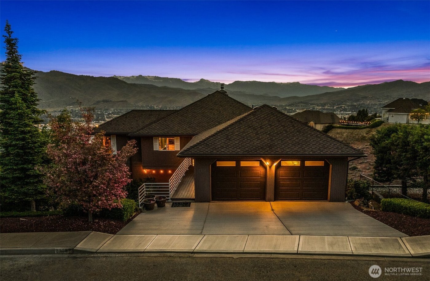 2336 Grand Avenue , East Wenatchee, WA 98802