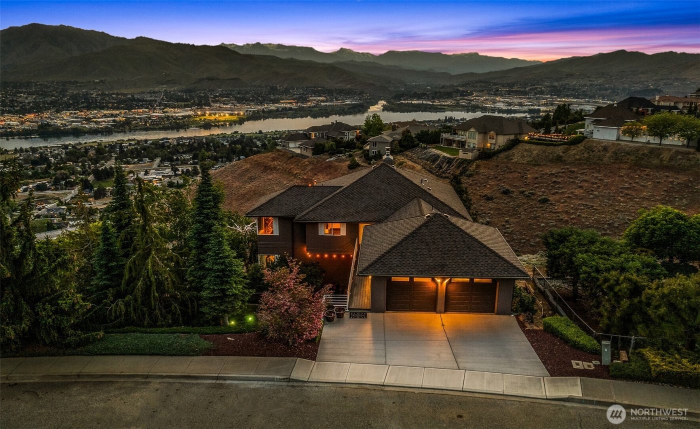 2336 Grand Avenue , East Wenatchee, WA 98802