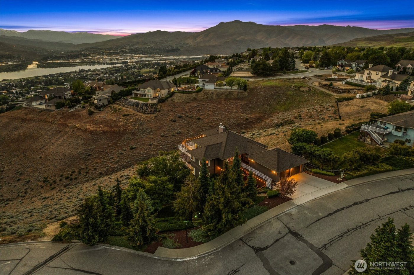 2336 Grand Avenue , East Wenatchee, WA 98802