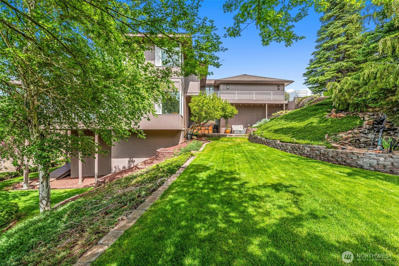 2336 Grand Avenue , East Wenatchee, WA 98802