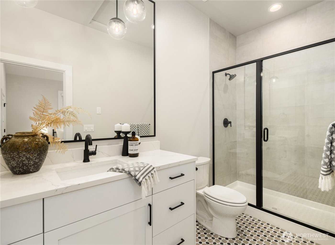 2512 NE 68th Street , Seattle, WA 98115