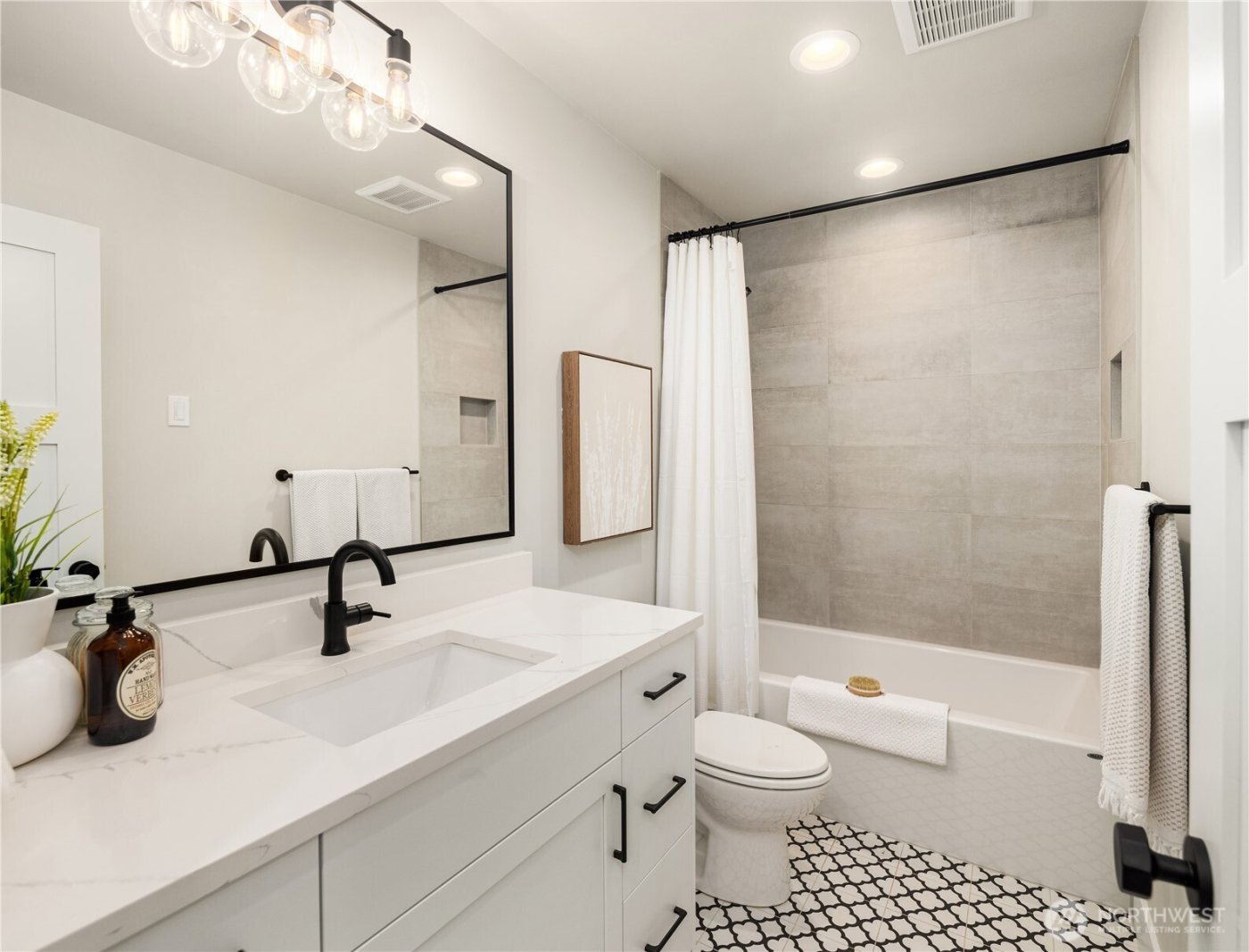 2512 NE 68th Street , Seattle, WA 98115