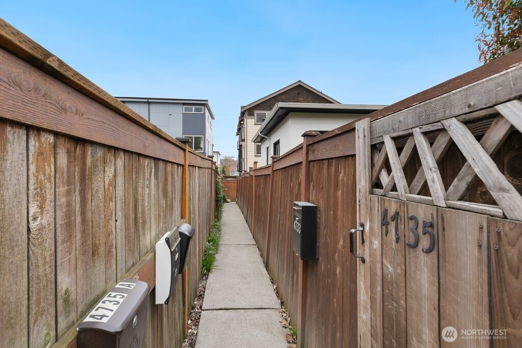 4735 Delridge Way SW #A, Seattle, WA 98106