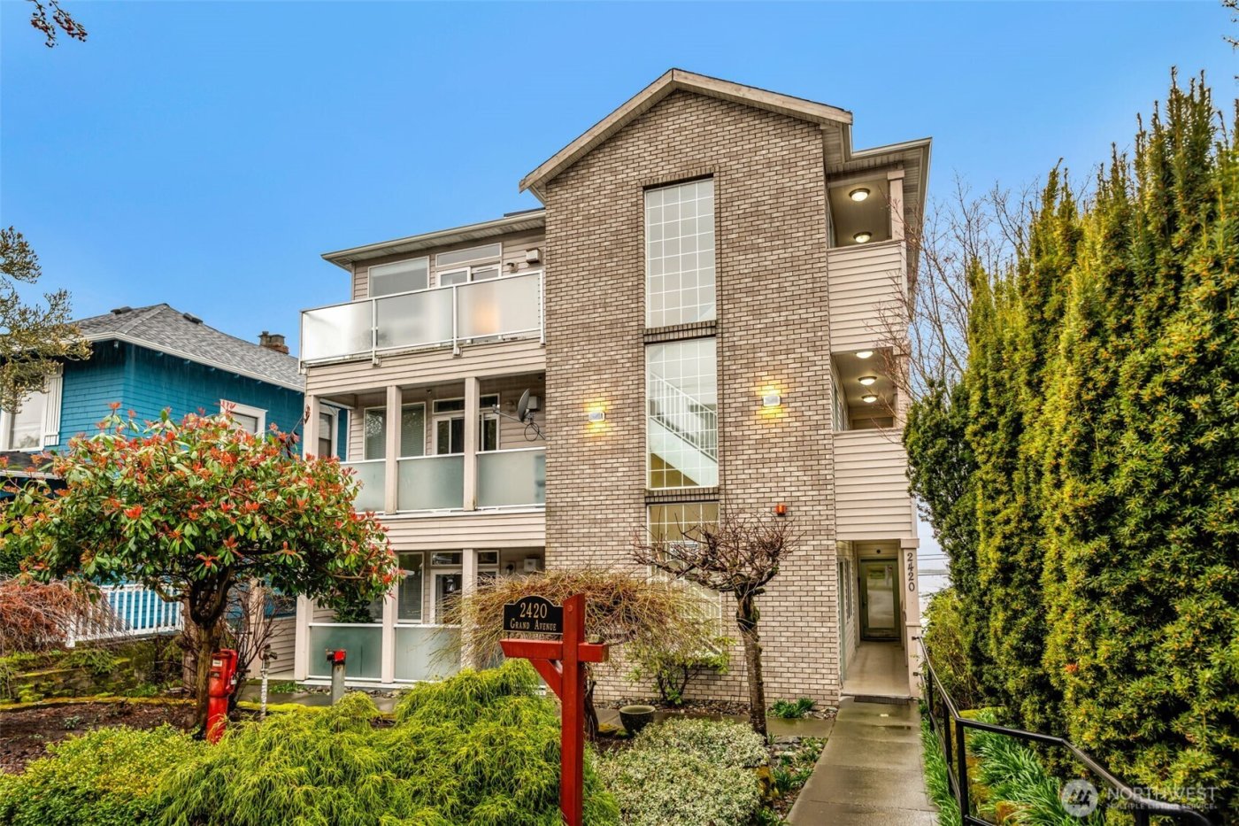 2420 Grand Avenue #301, Everett, WA 98201