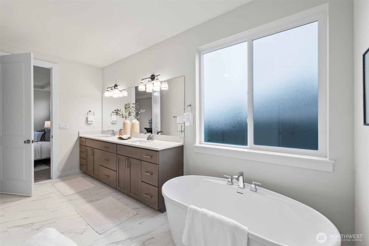 1595 Lockridge Loop E, Enumclaw, WA 98022