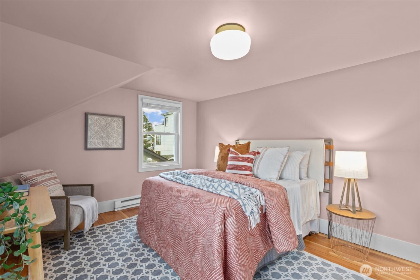 3915 SW Hinds Street , Seattle, WA 98116