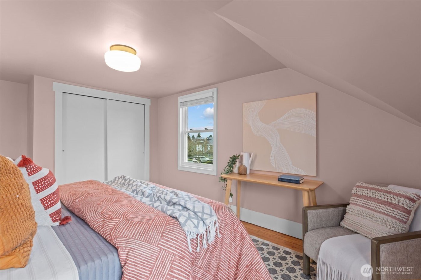 3915 SW Hinds Street , Seattle, WA 98116