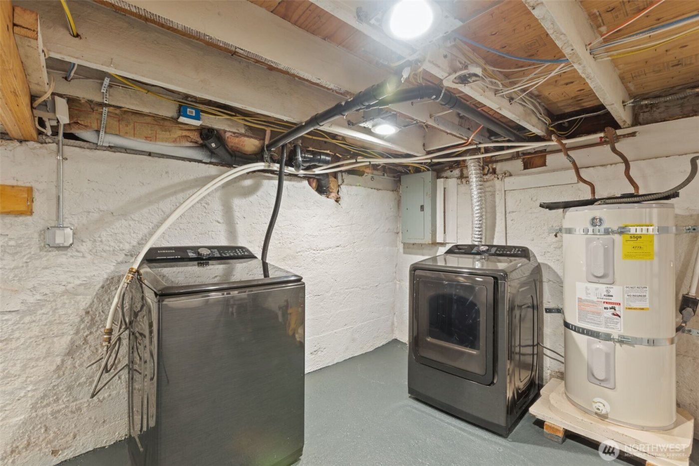 3915 SW Hinds Street , Seattle, WA 98116