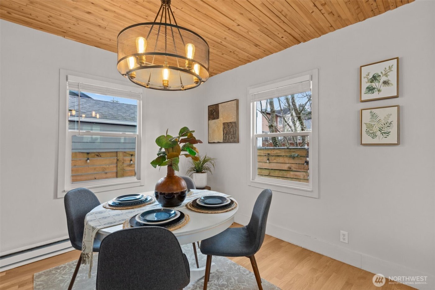 3915 SW Hinds Street , Seattle, WA 98116