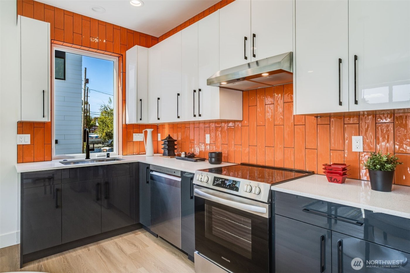 4708 S Morgan Street , Seattle, WA 98118