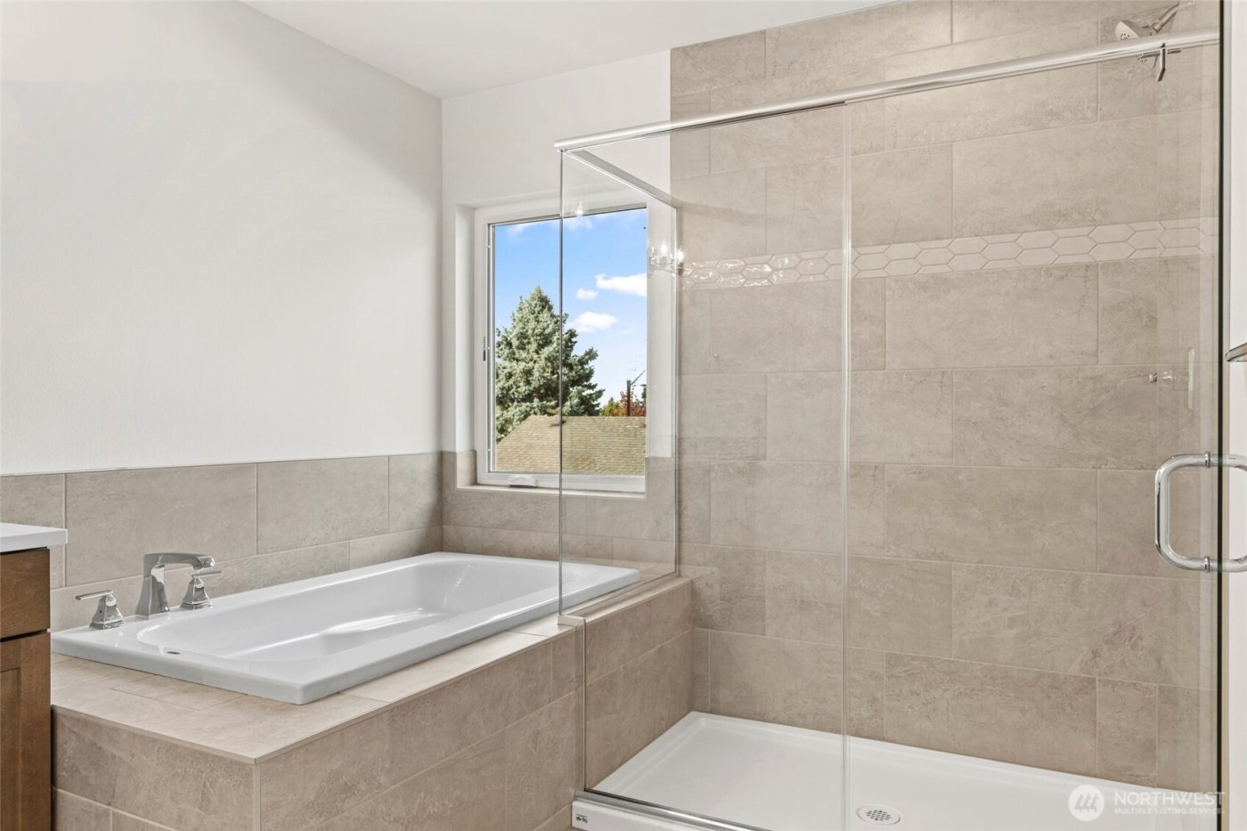 1573 Lockridge Loop E, Enumclaw, WA 98022