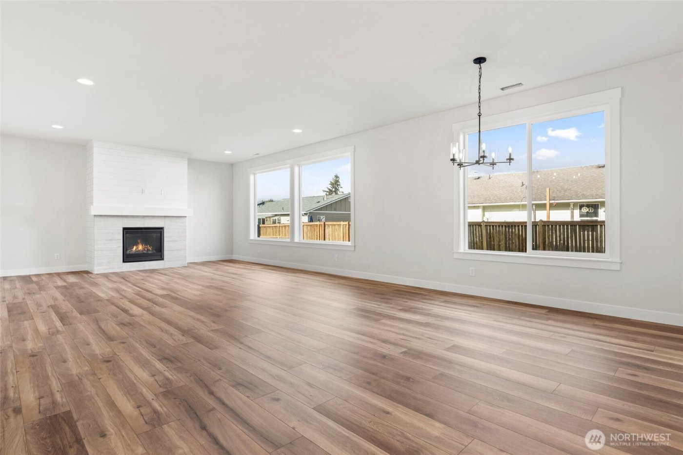 1573 Lockridge Loop E, Enumclaw, WA 98022