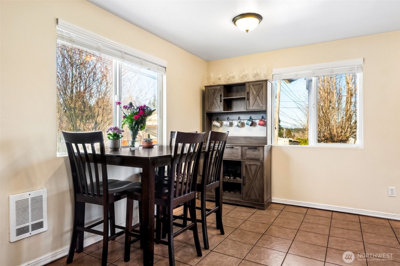 405 E Bellevue Avenue , Shelton, WA 98584