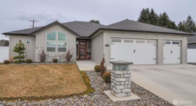 613 S Perry Avenue , East Wenatchee, WA 98802