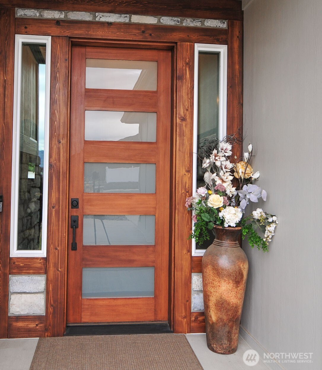 613 S Perry Avenue , East Wenatchee, WA 98802