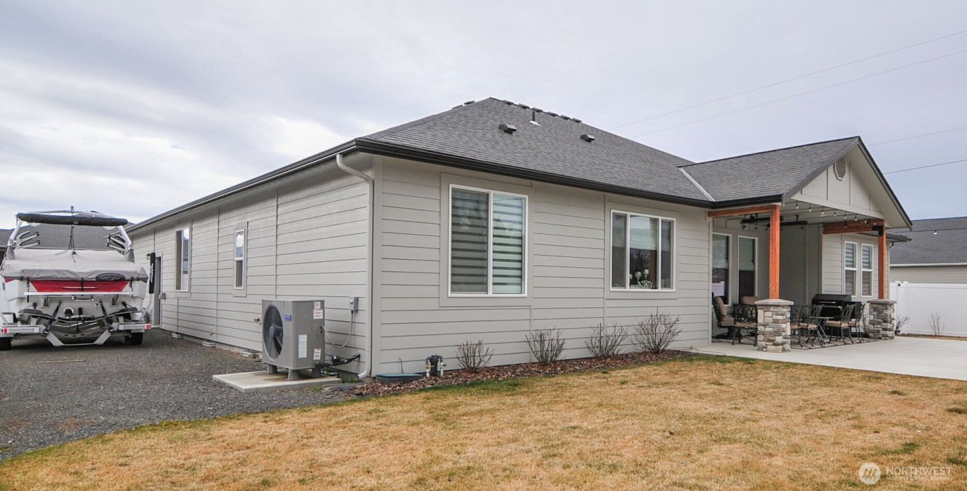 613 S Perry Avenue , East Wenatchee, WA 98802