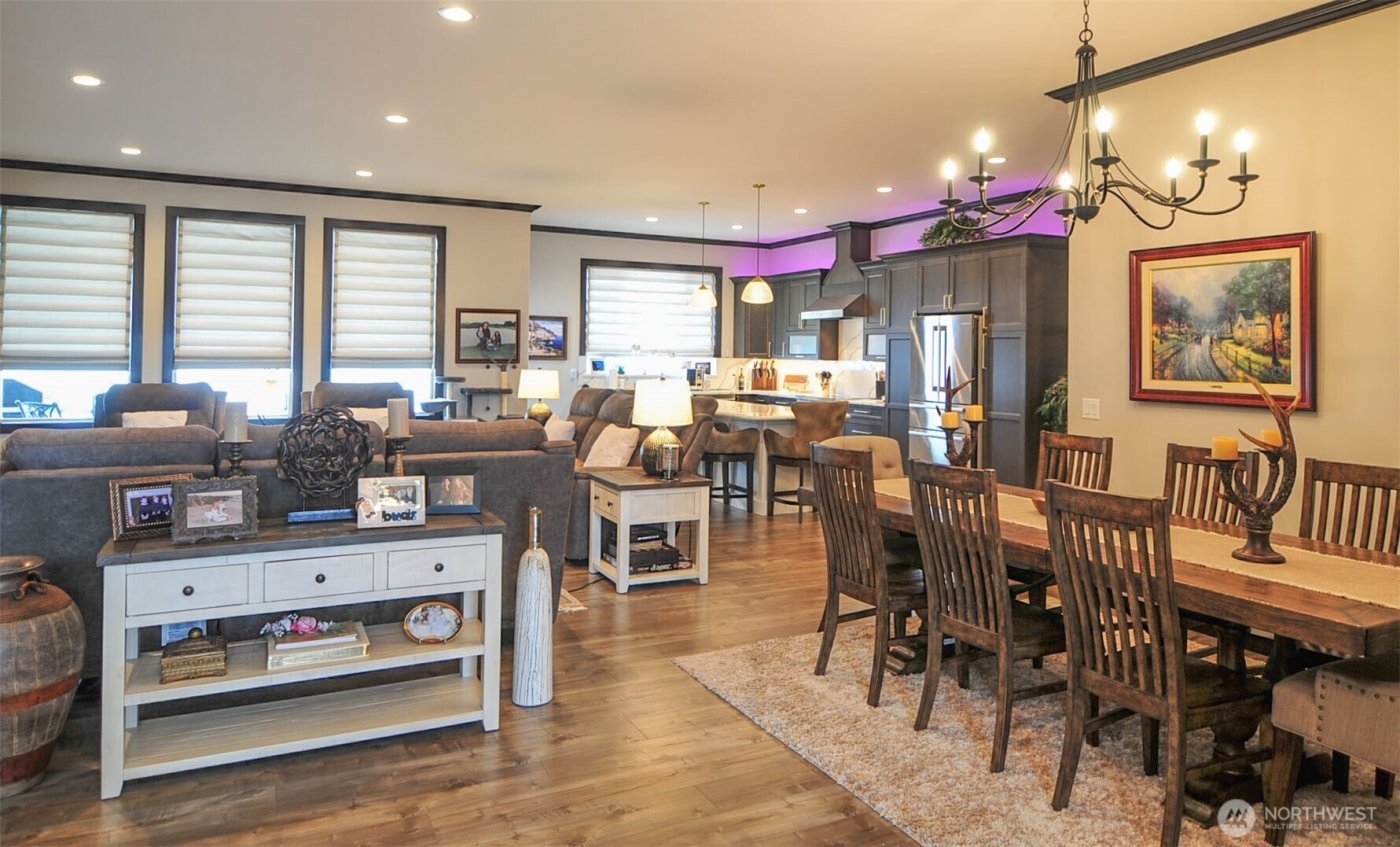 613 S Perry Avenue , East Wenatchee, WA 98802