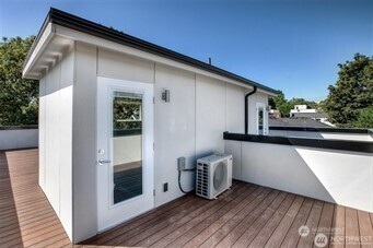 732 26th Avenue S #B, Seattle, WA 98144