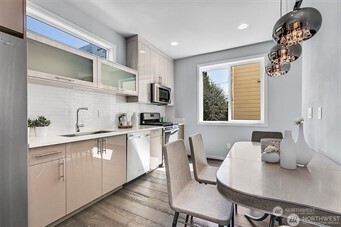 732 26th Avenue S #B, Seattle, WA 98144