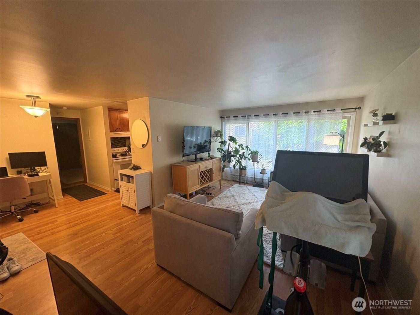 6519 4th Avenue NE, Seattle, WA 98115