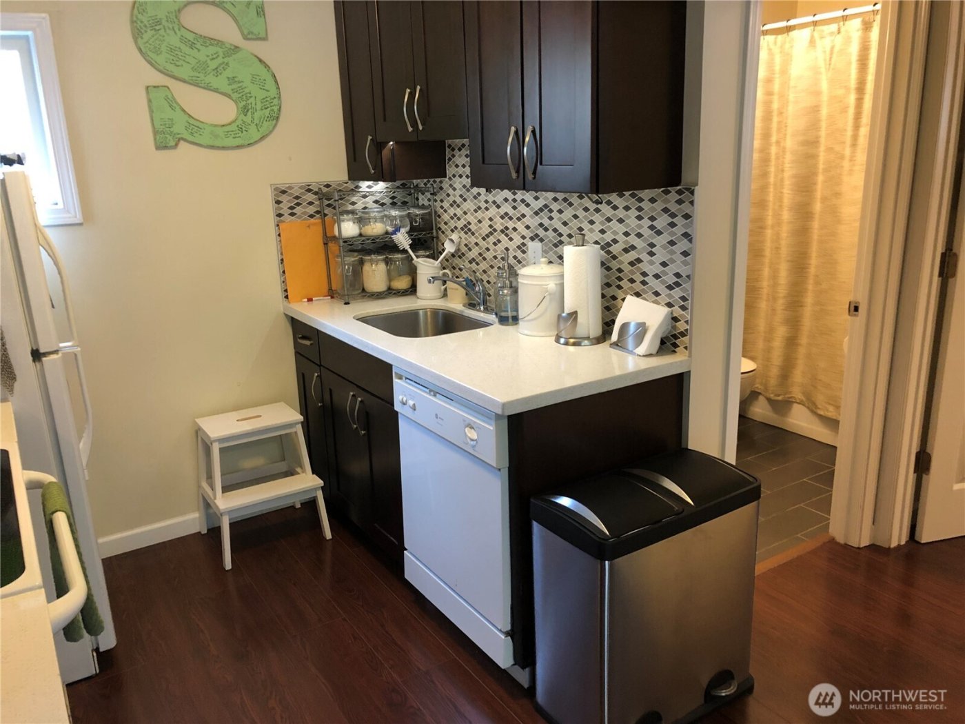 6519 4th Avenue NE, Seattle, WA 98115