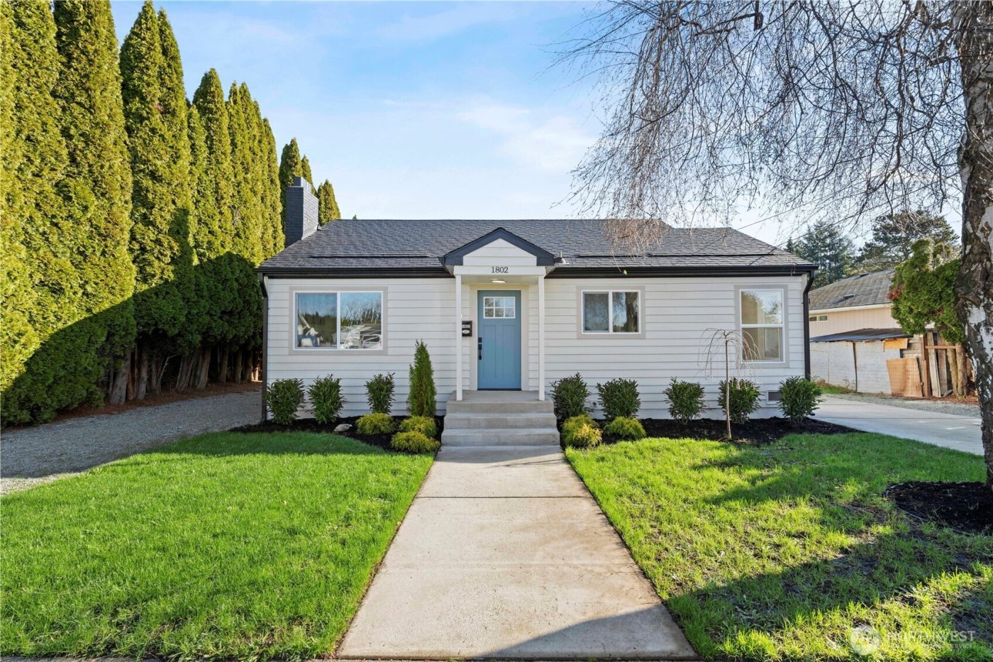 1802 Douglas Street , Mount Vernon, WA 98273