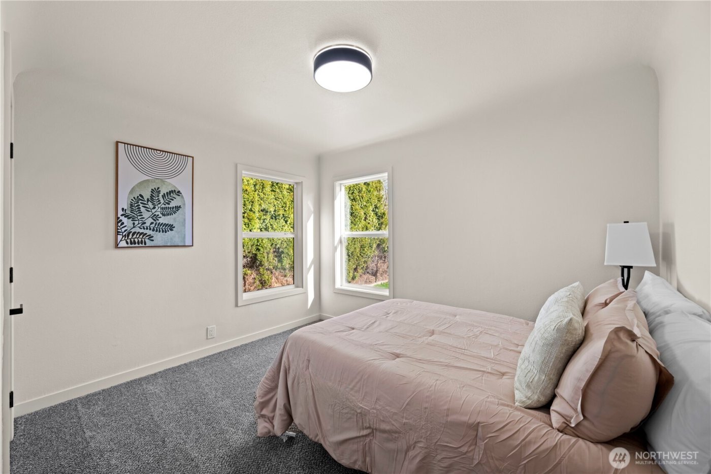 1802 Douglas Street , Mount Vernon, WA 98273