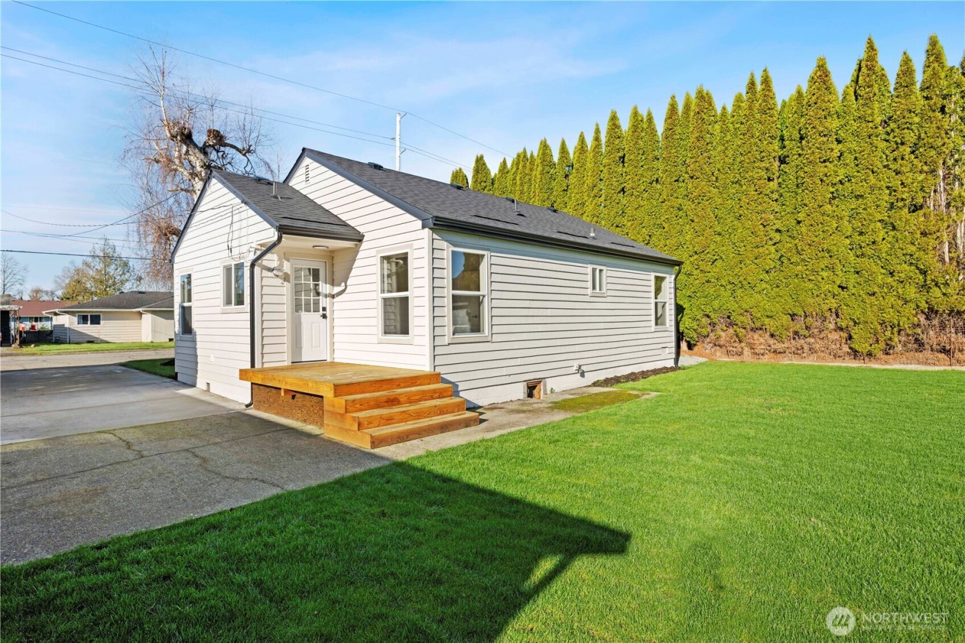 1802 Douglas Street , Mount Vernon, WA 98273